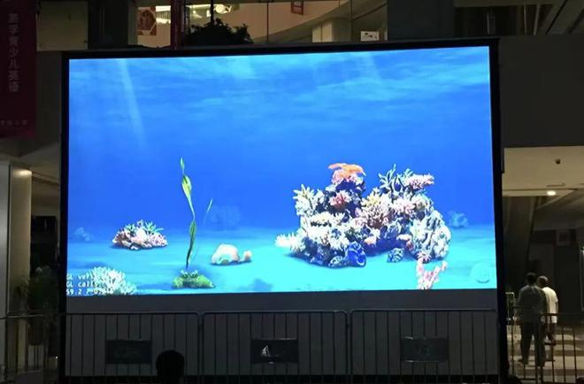 仪如今二手才几百块流明度高达15000pg电子免费模拟器当年20万元的投影(图3)